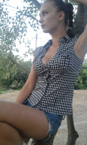 Ukrainian brides: Yulia Raykevich, Sarny, Ukraine