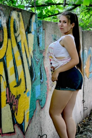 Ukrainian brides: Nesheret Maria, Krivoy Rog, Ukraine